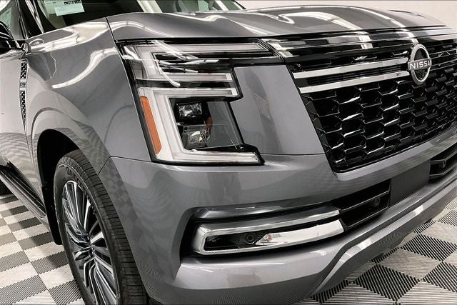 2026 Nissan Armada Platinum Reserve 4WD - Split Bench Seat Package