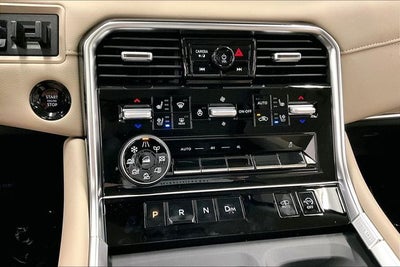 2026 Nissan Armada Platinum Reserve 4WD - Split Bench Seat Package