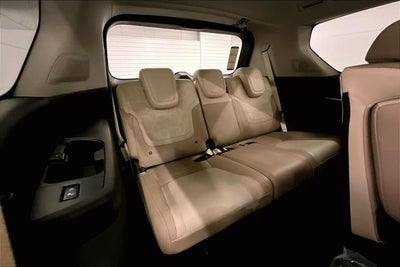 2026 Nissan Armada Platinum Reserve 4WD - Split Bench Seat Package