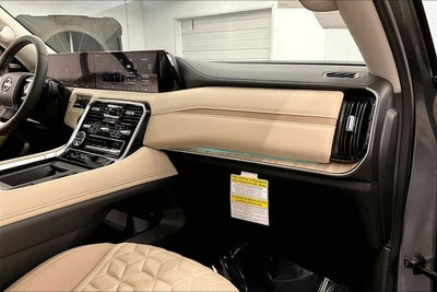 2026 Nissan Armada Platinum Reserve 4WD - Split Bench Seat Package