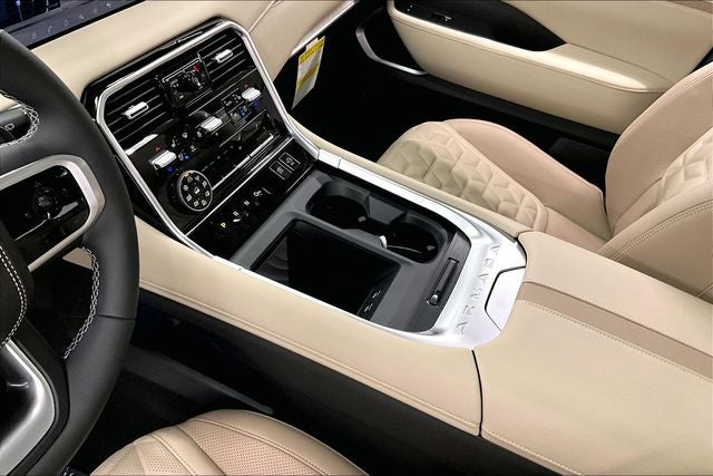 2026 Nissan Armada Platinum Reserve 4WD - Split Bench Seat Package