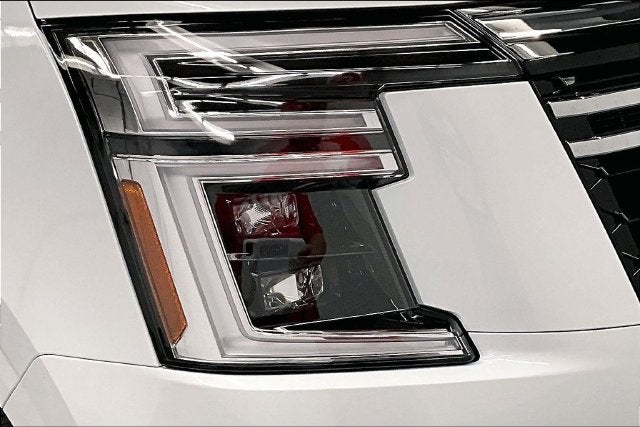 2026 Nissan Armada Platinum Reserve 4WD - Split Bench Seat Package