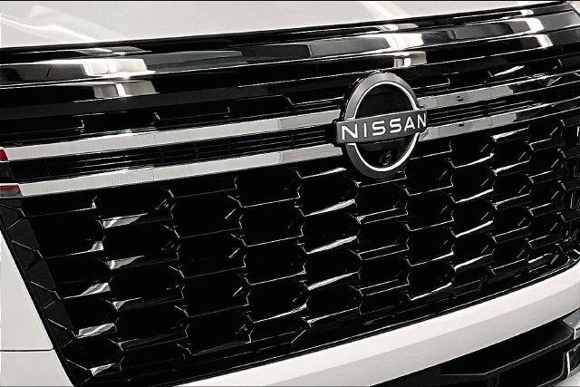 2026 Nissan Armada Platinum Reserve 4WD - Split Bench Seat Package