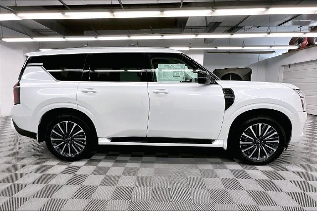2026 Nissan Armada Platinum Reserve 4WD - Split Bench Seat Package