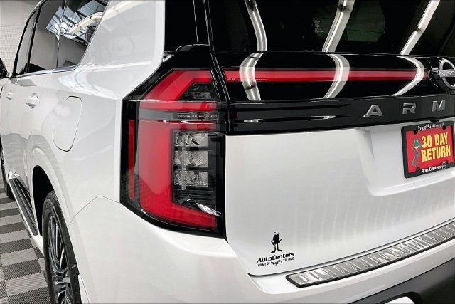 2026 Nissan Armada Platinum Reserve 4WD - Split Bench Seat Package