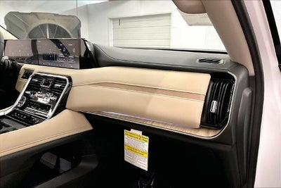 2026 Nissan Armada Platinum Reserve 4WD - Split Bench Seat Package
