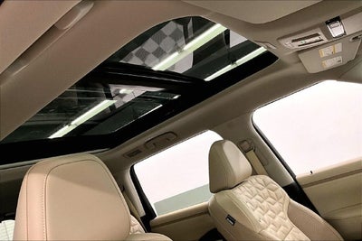 2026 Nissan Armada Platinum Reserve 4WD - Split Bench Seat Package