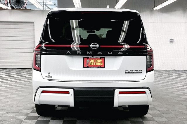 2026 Nissan Armada Platinum Reserve 4WD - Split Bench Seat Package