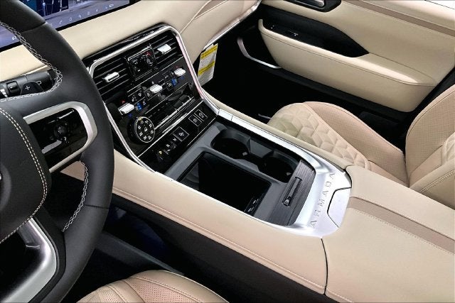 2026 Nissan Armada Platinum Reserve 4WD - Split Bench Seat Package