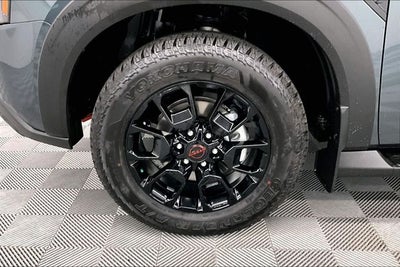 2026 Nissan Armada PRO-4X 4WD - Premium Pkg with Captain Chairs