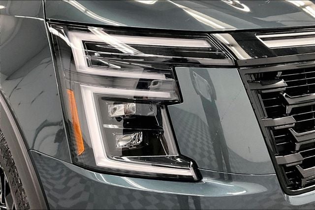 2026 Nissan Armada PRO-4X 4WD - Premium Pkg with Captain Chairs