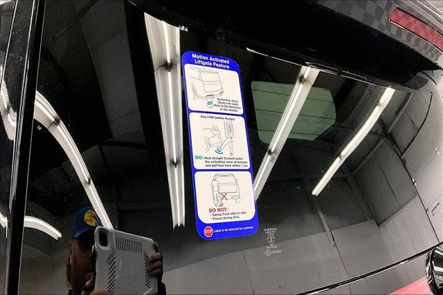 2026 Nissan Armada PRO-4X 4WD - Premium Pkg with Captain Chairs