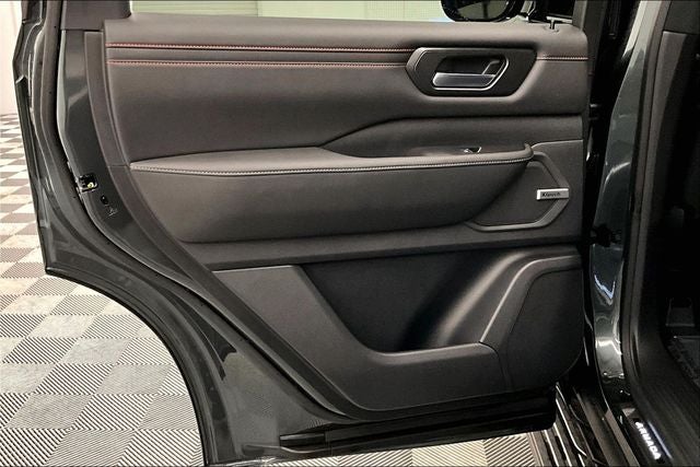 2026 Nissan Armada PRO-4X 4WD - Premium Pkg with Captain Chairs