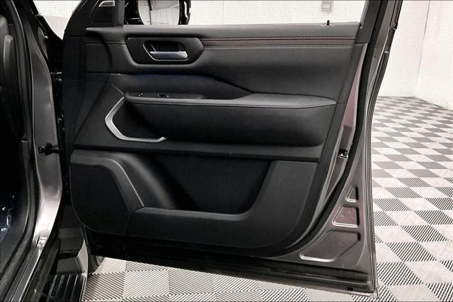 2025 Nissan Armada Platinum 4x4-Pano Roof-Adaptive Cruise-Htd/Cooled Leather
