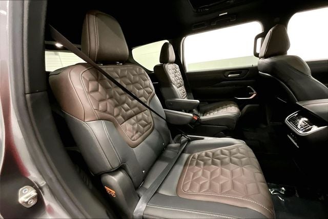 2025 Nissan Armada Platinum 4x4-Pano Roof-Adaptive Cruise-Htd/Cooled Leather