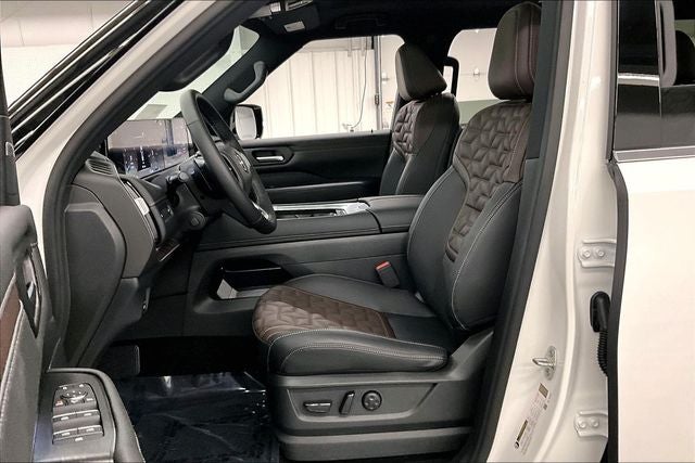 2026 Nissan Armada Platinum 4WD - Split Bench Seat Package