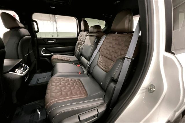 2026 Nissan Armada Platinum 4WD - Split Bench Seat Package