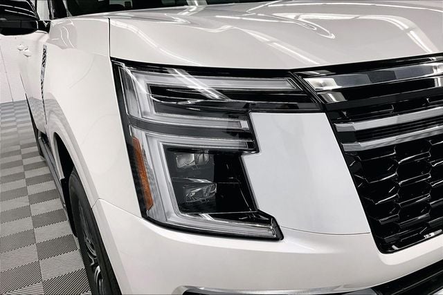 2026 Nissan Armada Platinum 4WD - Split Bench Seat Package