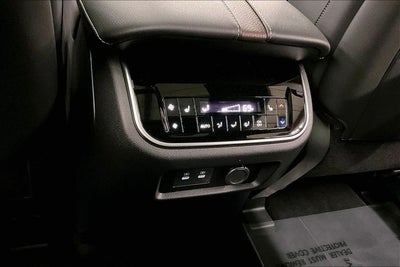 2026 Nissan Armada Platinum 4WD - Split Bench Seat Package