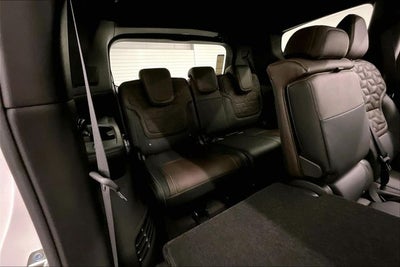 2026 Nissan Armada Platinum 4WD - Split Bench Seat Package