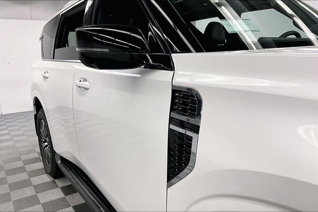 2026 Nissan Armada Platinum 4WD - Split Bench Seat Package