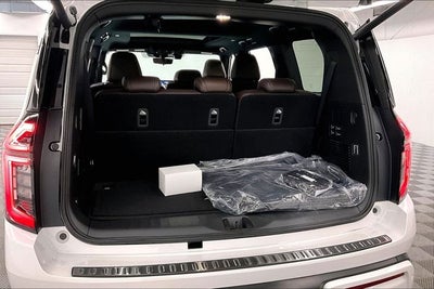 2026 Nissan Armada Platinum 4WD - Split Bench Seat Package