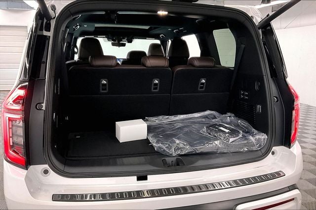 2026 Nissan Armada Platinum 4WD - Split Bench Seat Package