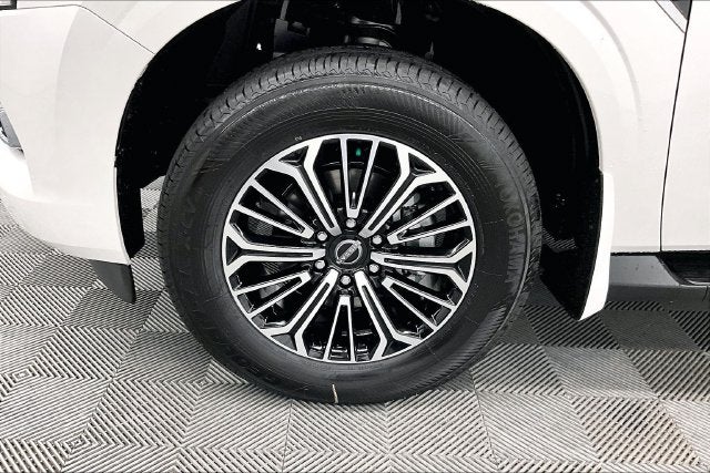 2027 Nissan Armada SL 4WD - Split Bench Seat Package