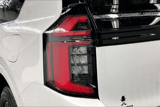 2027 Nissan Armada SL 4WD - Split Bench Seat Package
