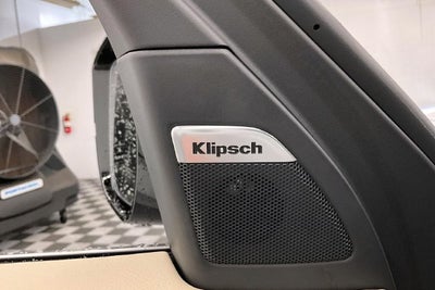 2027 Nissan Armada SL 4WD - Split Bench Seat Package