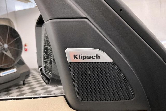 2027 Nissan Armada SL 4WD - Split Bench Seat Package