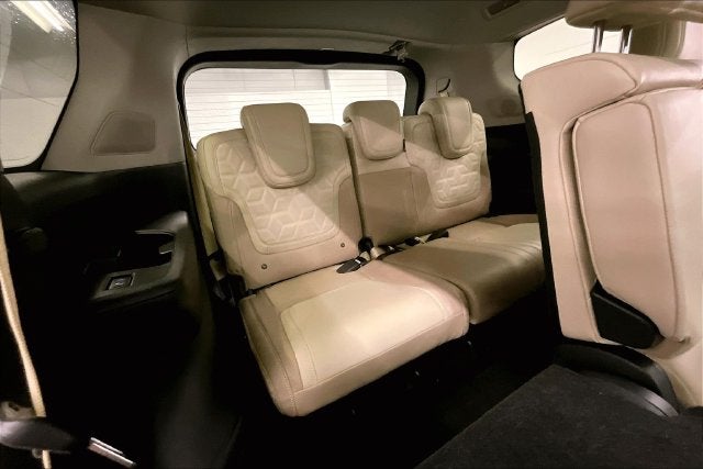 2027 Nissan Armada SL 4WD - Split Bench Seat Package