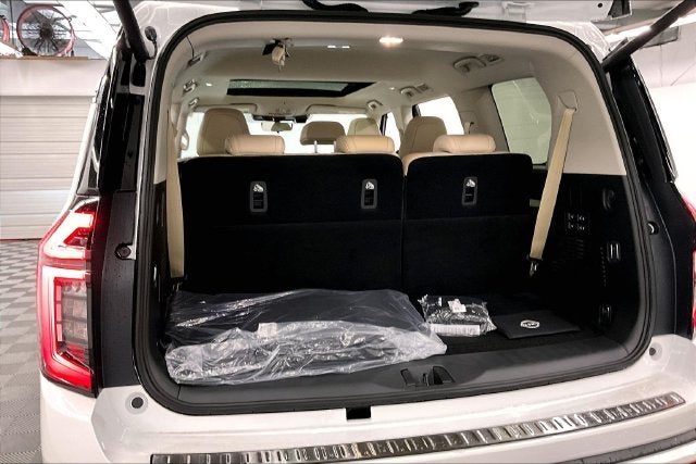 2027 Nissan Armada SL 4WD - Split Bench Seat Package