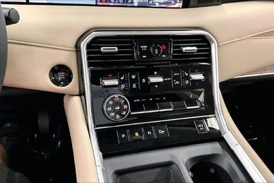 2027 Nissan Armada SL 4WD - Split Bench Seat Package