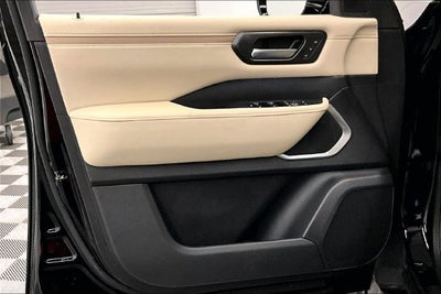 2027 Nissan Armada SL 4WD - Split Bench Seat Package