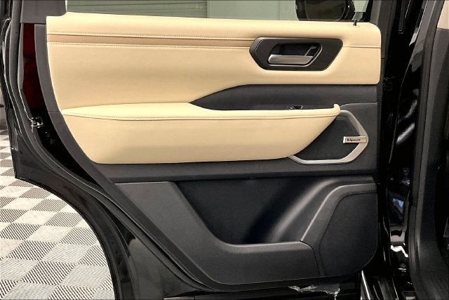 2027 Nissan Armada SL 4WD - Split Bench Seat Package