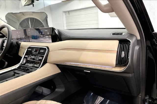 2027 Nissan Armada SL 4WD - Split Bench Seat Package