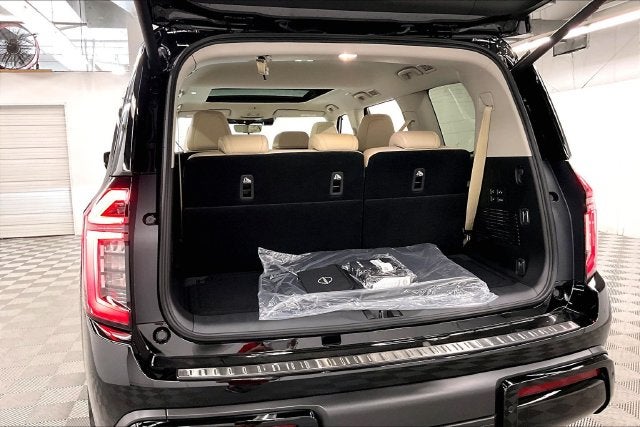 2027 Nissan Armada SL 4WD - Split Bench Seat Package