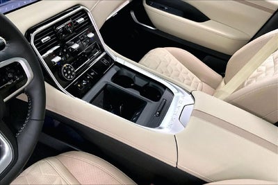 2027 Nissan Armada SL 4WD - Split Bench Seat Package
