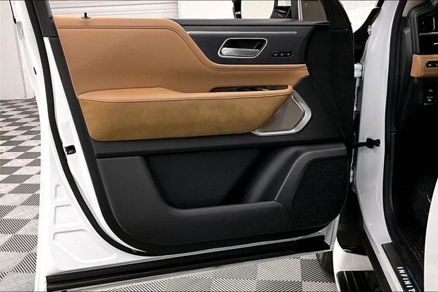 2025 INFINITI QX80 SENSORY 4x4 - Pano Roof - Htd/Cooled Massaging Leather