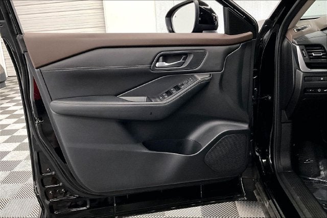 2023 Nissan Rogue SV AWD-Premium Package-Midnight Edition