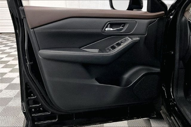 2023 Nissan Rogue SV AWD-Premium Package-Panoramic Roof