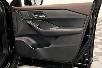 2023 Nissan Rogue SV AWD-Premium Package-Panoramic Roof