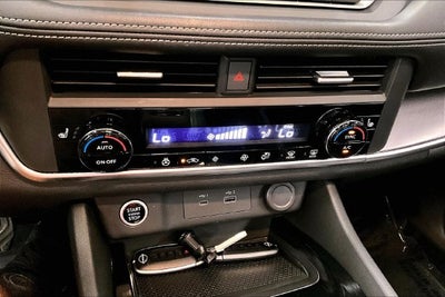 2023 Nissan Rogue SV AWD-Premium Package-Panoramic Roof