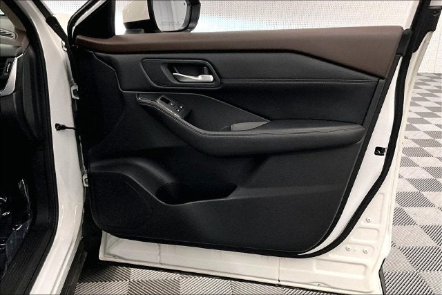 2023 Nissan Rogue SV AWD-Premium Package-Panoramic Roof