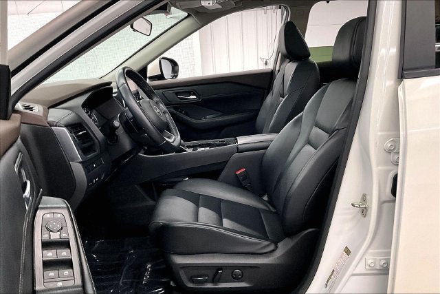 2023 Nissan Rogue SV AWD-Premium Package-Panoramic Roof