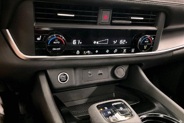 2023 Nissan Rogue SV AWD-Premium Package-Panoramic Roof