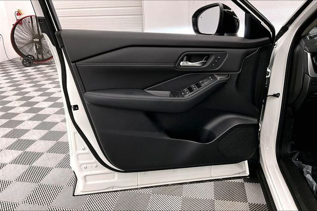 2025 Nissan Rogue SL AWD - Premium and Tech Packages