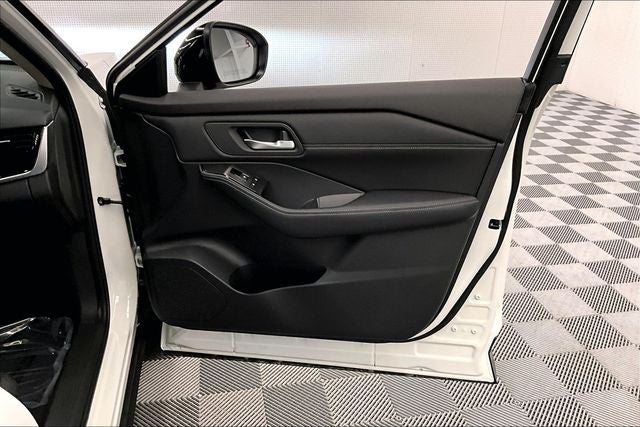 2025 Nissan Rogue SL AWD - Premium and Tech Packages