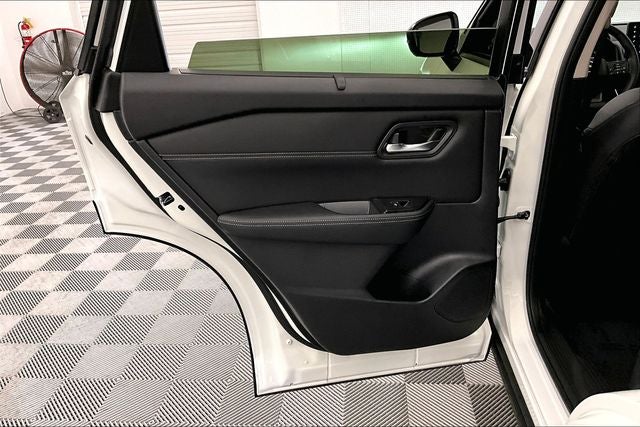 2025 Nissan Rogue SL AWD - Premium and Tech Packages